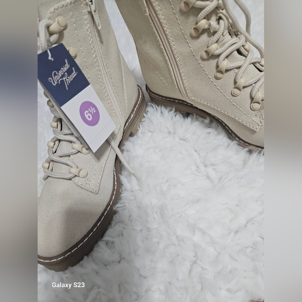 Universal Thread Women's Cream Boots
